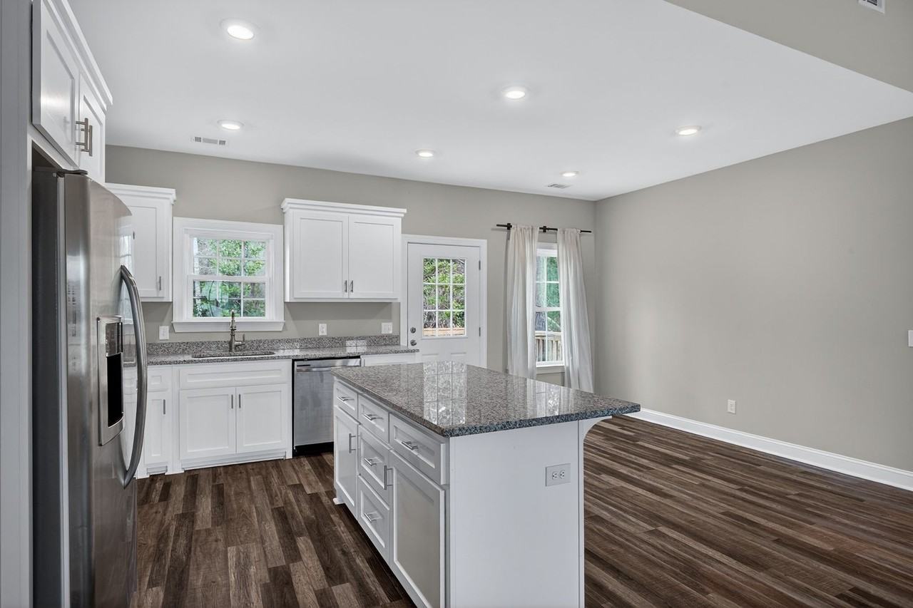 100 Kayton Ct - Photo 7 of 28