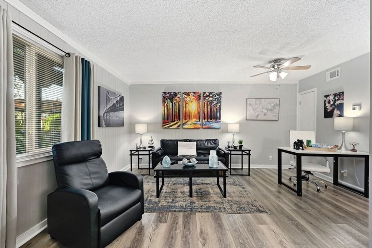 Mission South - Photo 3 of 48