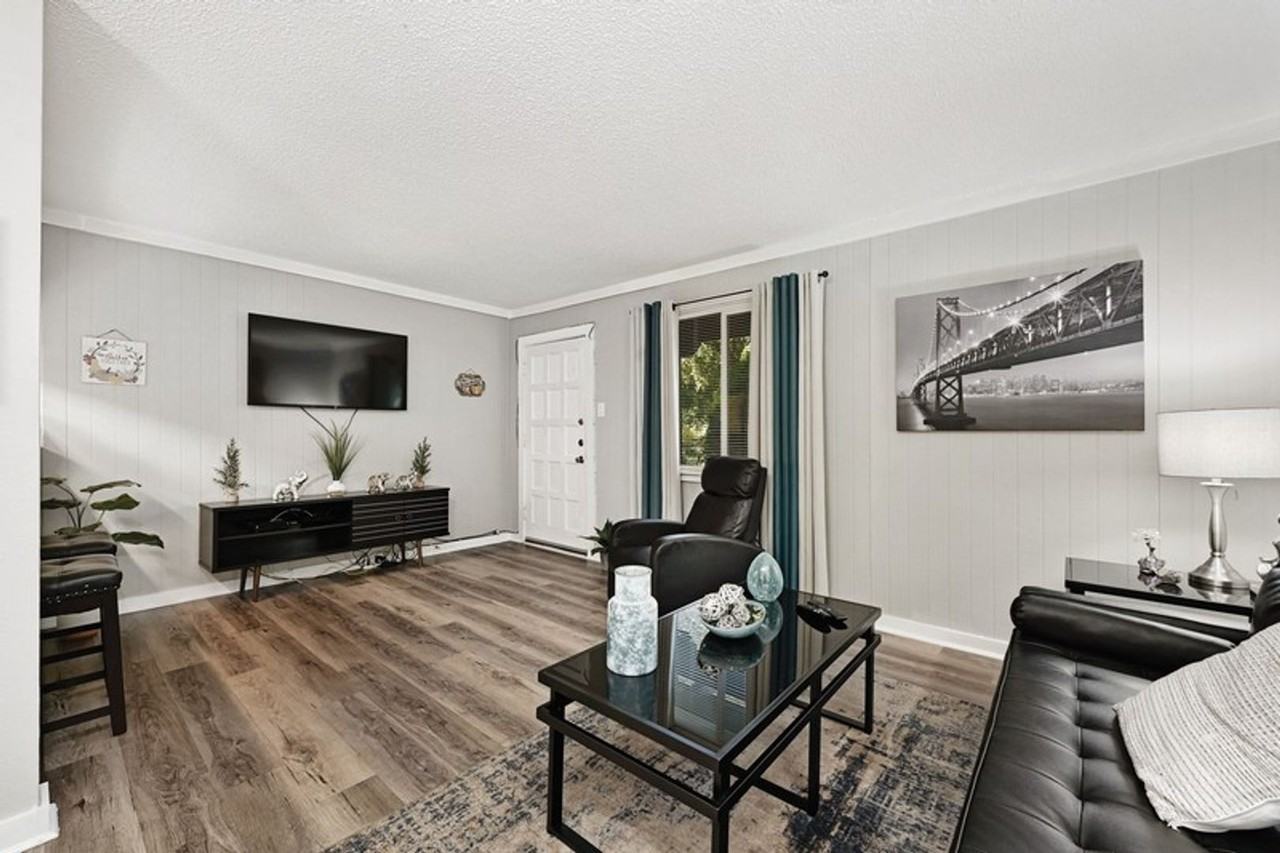 Mission South - Photo 4 of 48