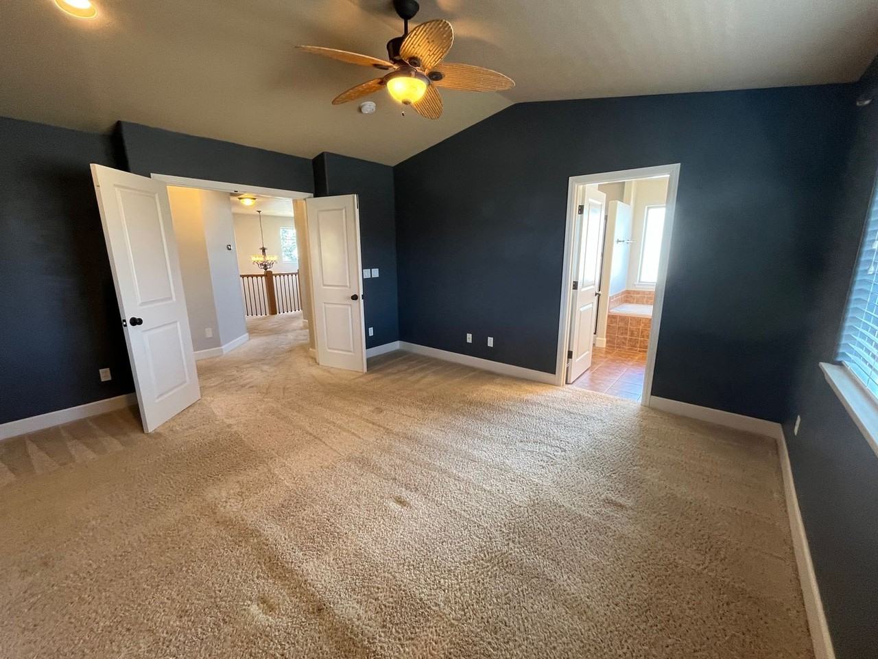 788 Nw 28th Loop - Photo 4 of 32