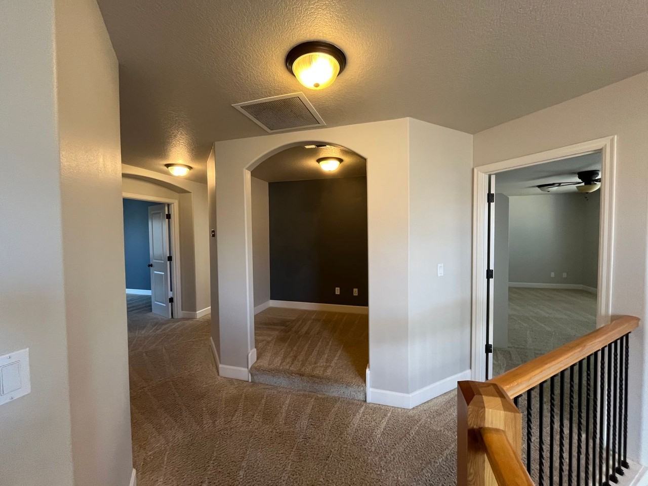 788 Nw 28th Loop - Photo 7 of 32