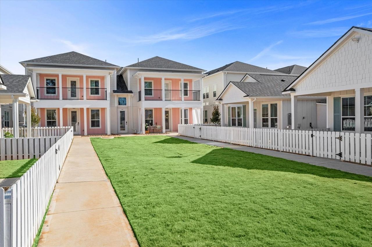 2422 South Loop 336 West - Photo 5 of 50