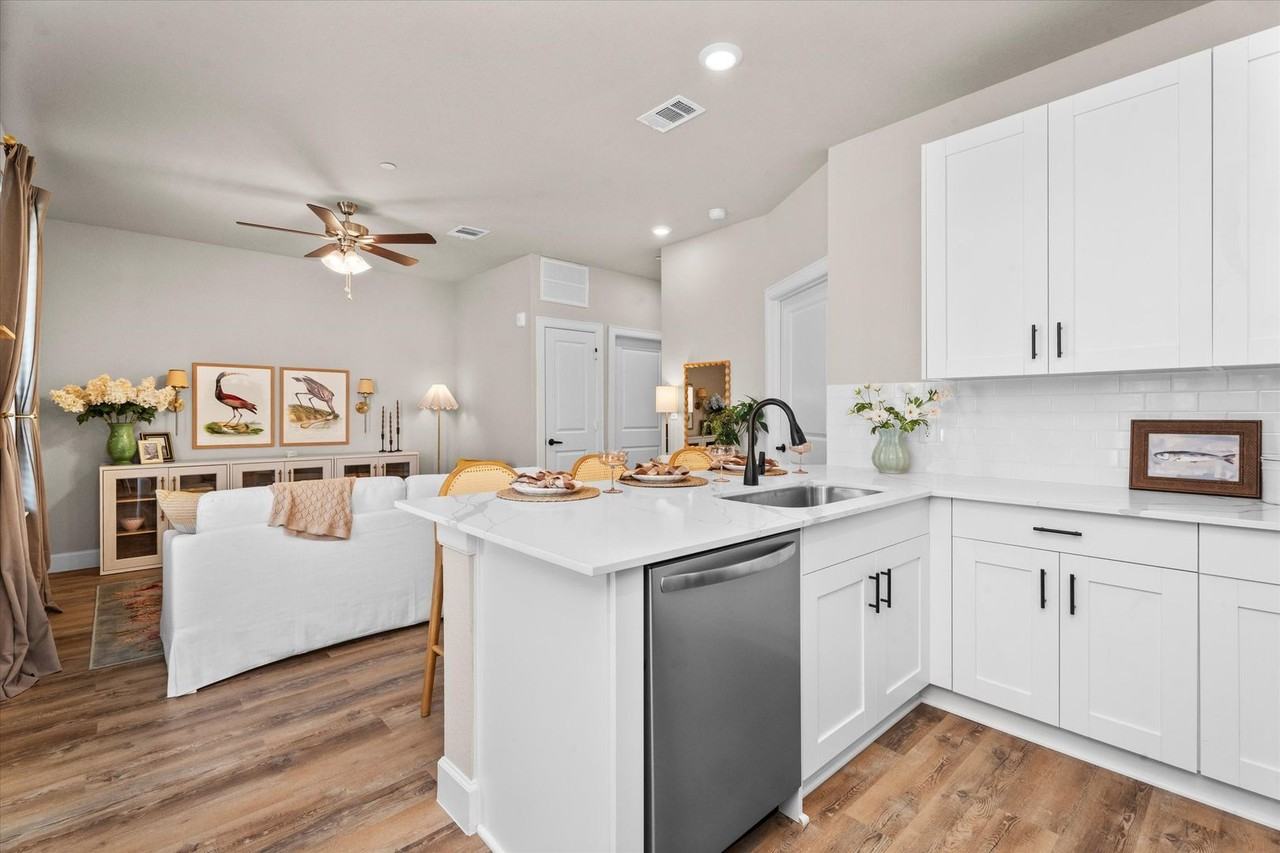 2422 South Loop 336 West - Photo 7 of 50