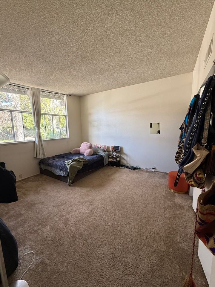 3210 Trawler Pl - Photo 5 of 12