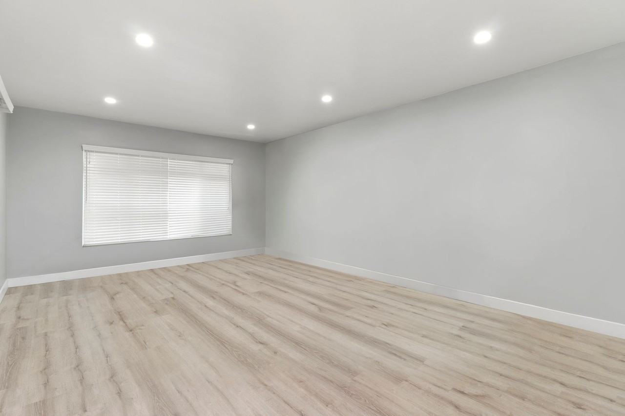 3556 W 113th St - Photo 5 of 11