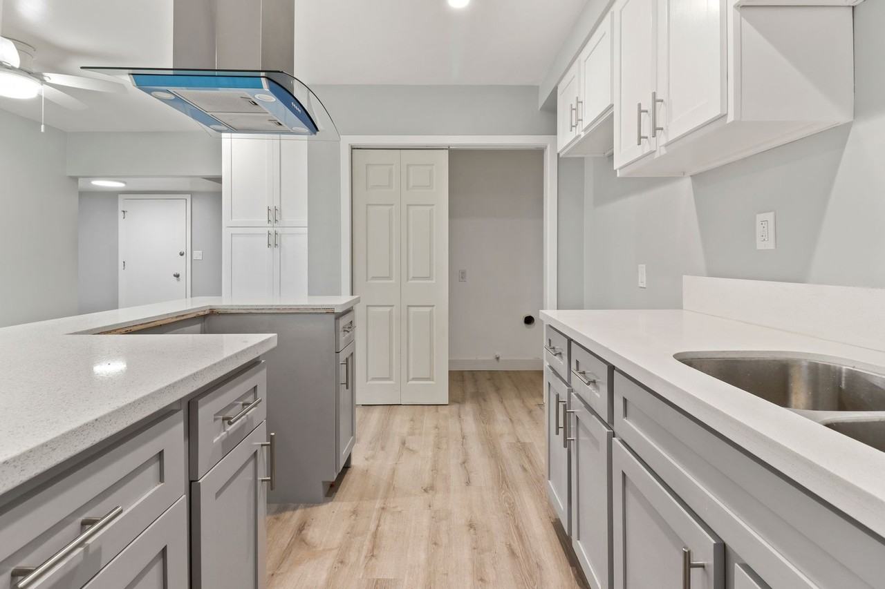 3556 W 113th St - Photo 2 of 23