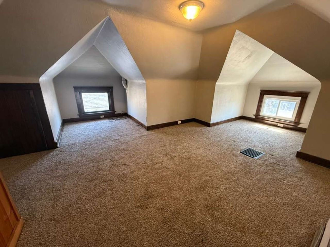 15401 Grovewood Ave - Photo 4 of 29