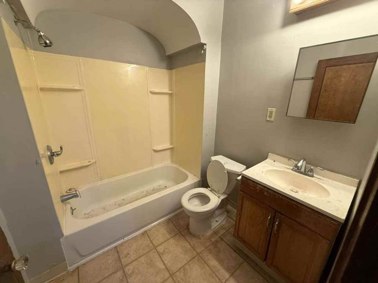 15401 Grovewood Ave - Photo 7 of 29