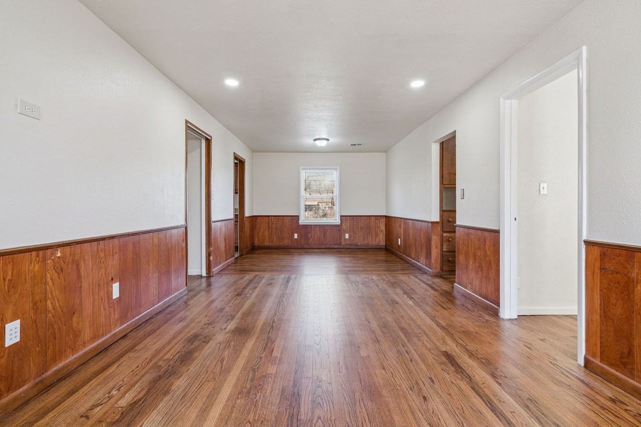 3309 Se 20th St - Photo 2 of 15