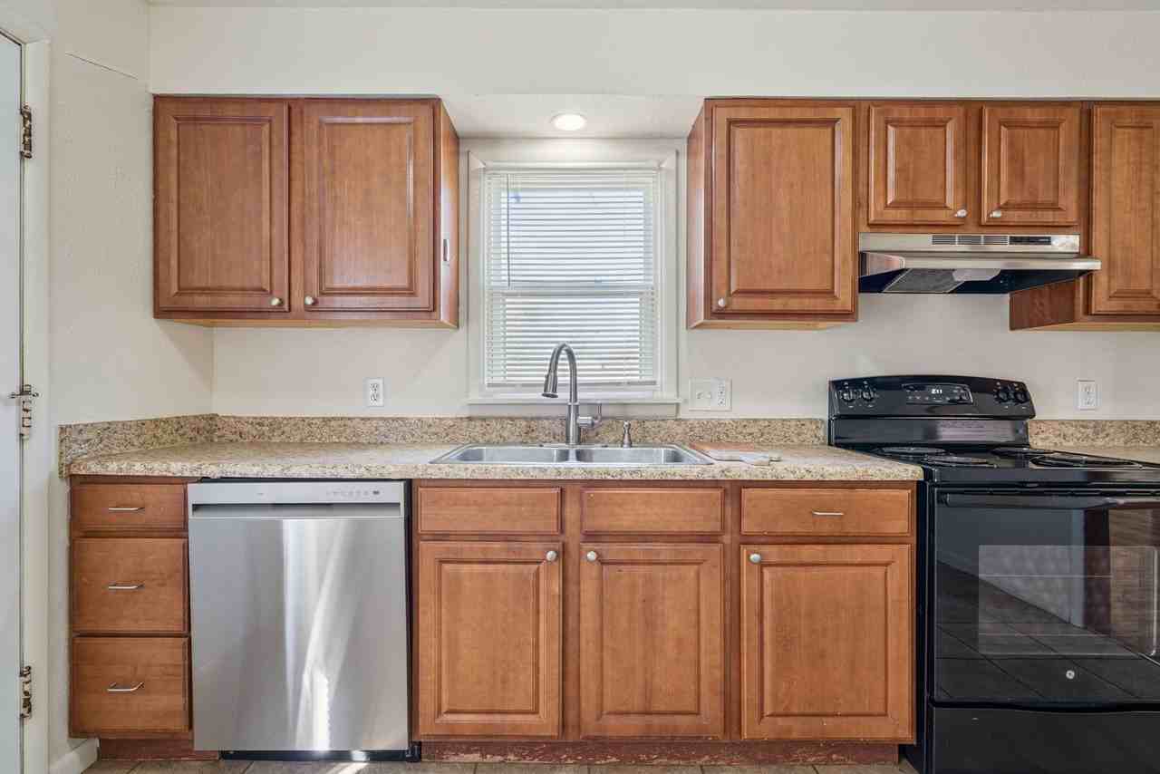 3309 Se 20th St - Photo 5 of 15