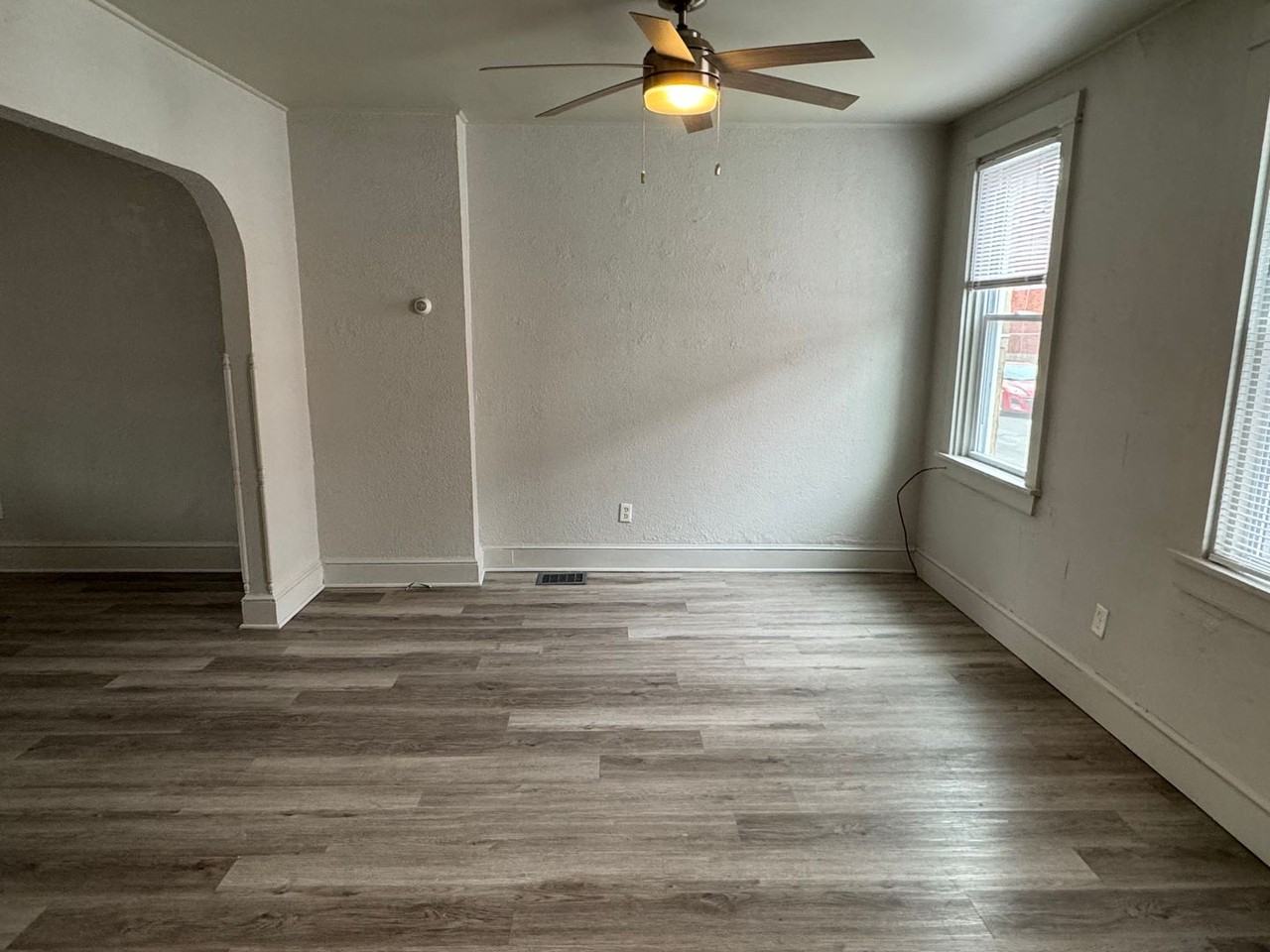 533 Woodward St - Photo 2 of 20