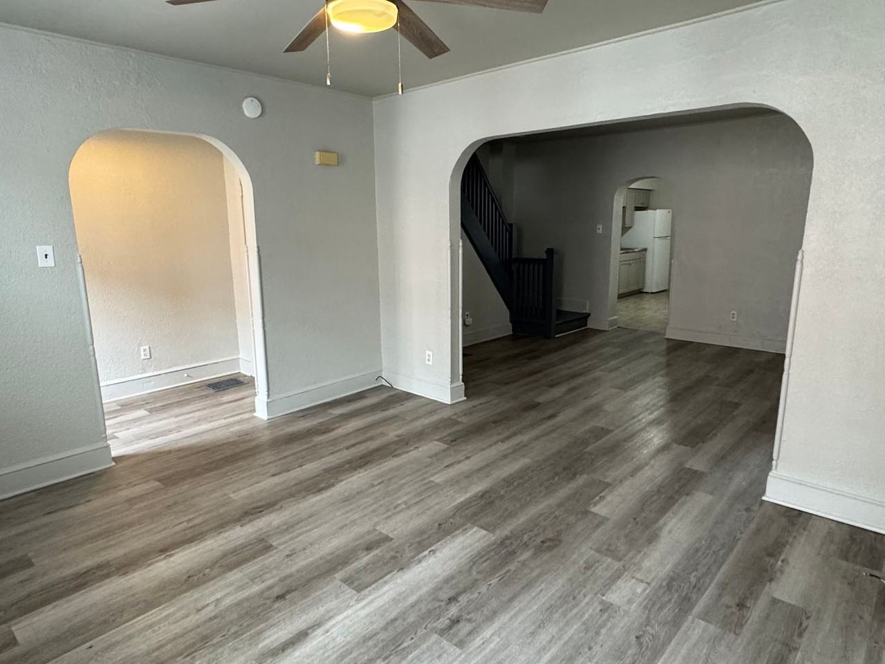 533 Woodward St - Photo 4 of 20