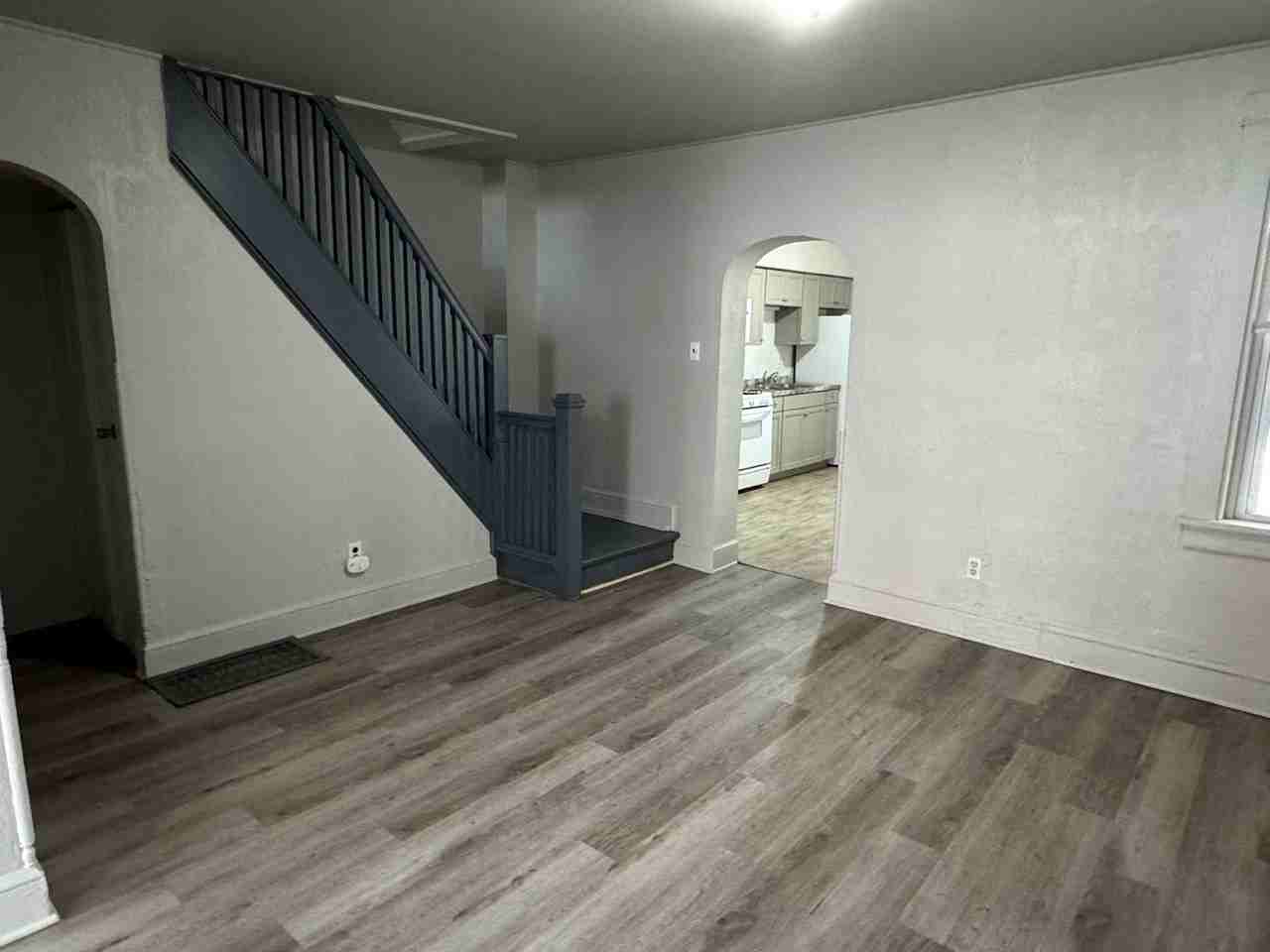 533 Woodward St - Photo 5 of 20