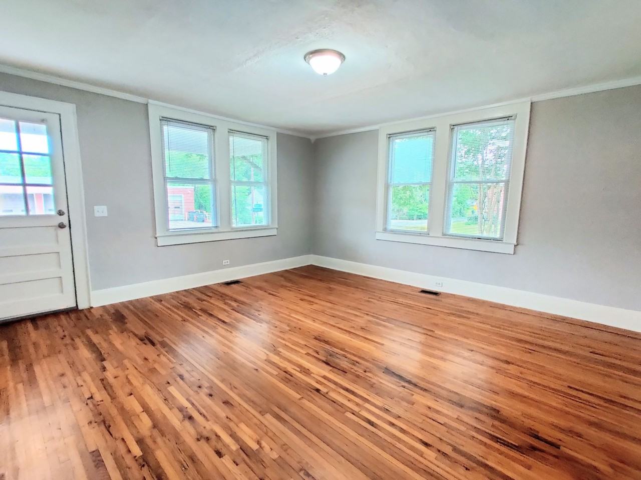 2210 Florida Ave - Photo 2 of 15