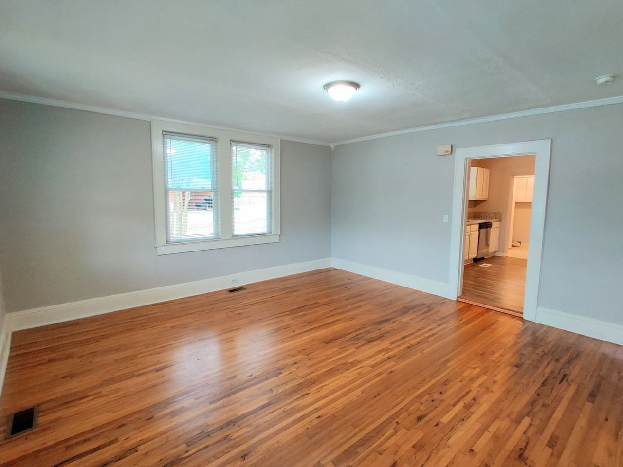 2210 Florida Ave - Photo 3 of 15