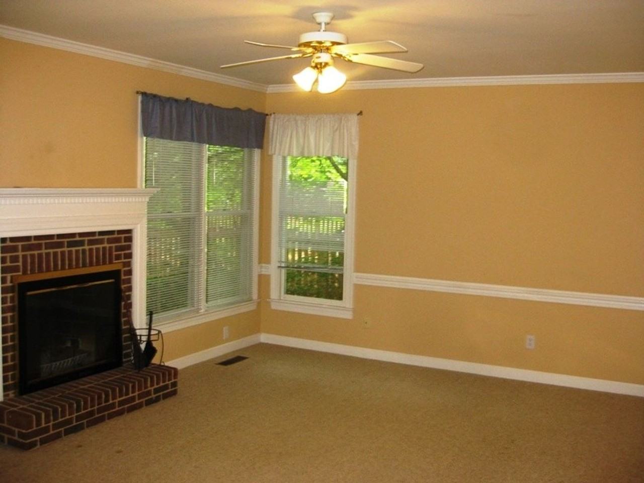 121 Ivy Brook Ln - Photo 6 of 24