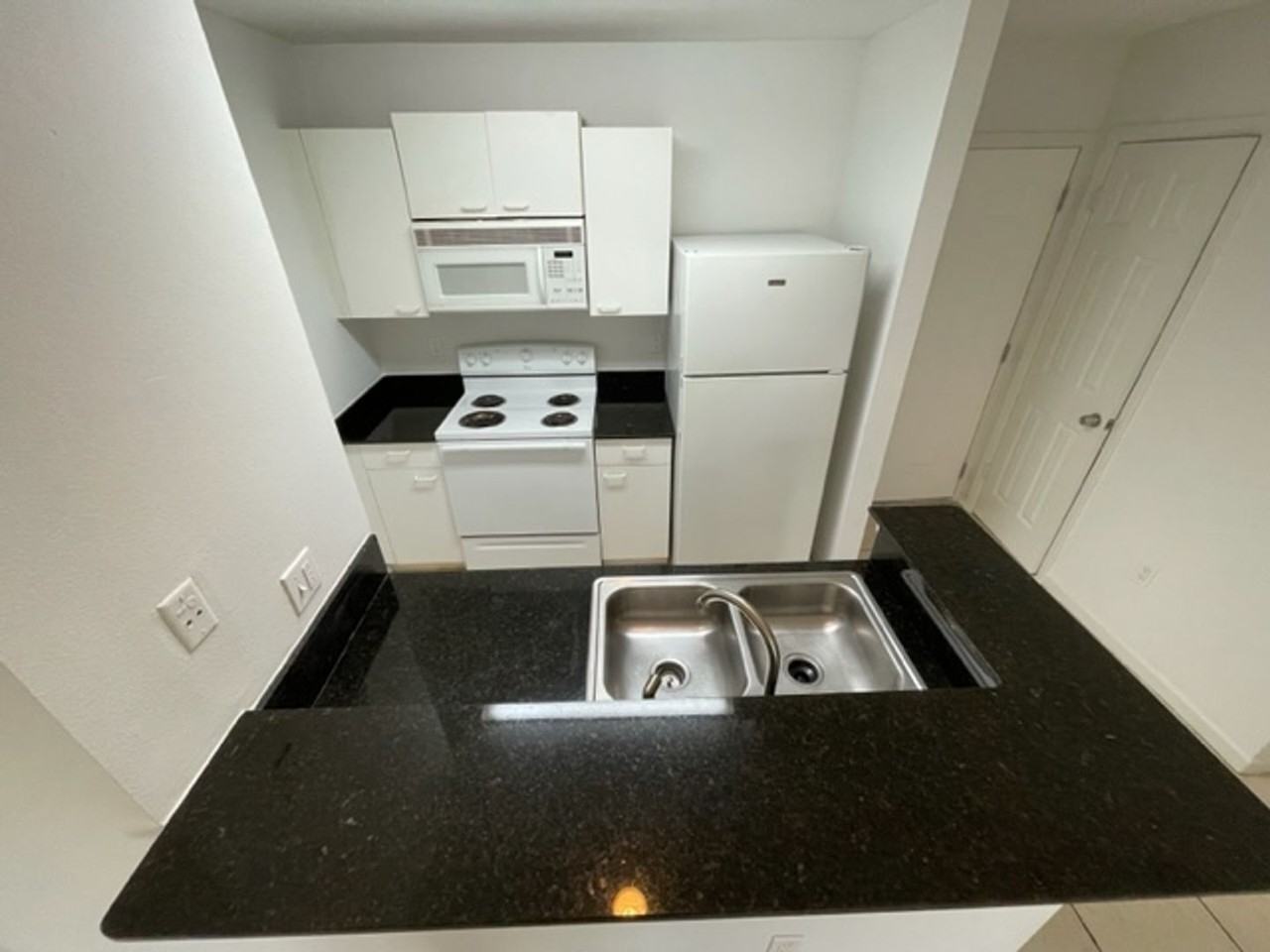 4783 Via Palm Lks - Photo 3 of 10