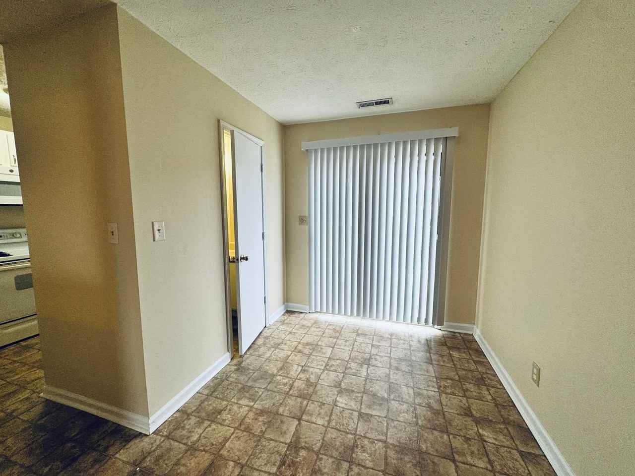 31 Countryplace Ln - Photo 3 of 11