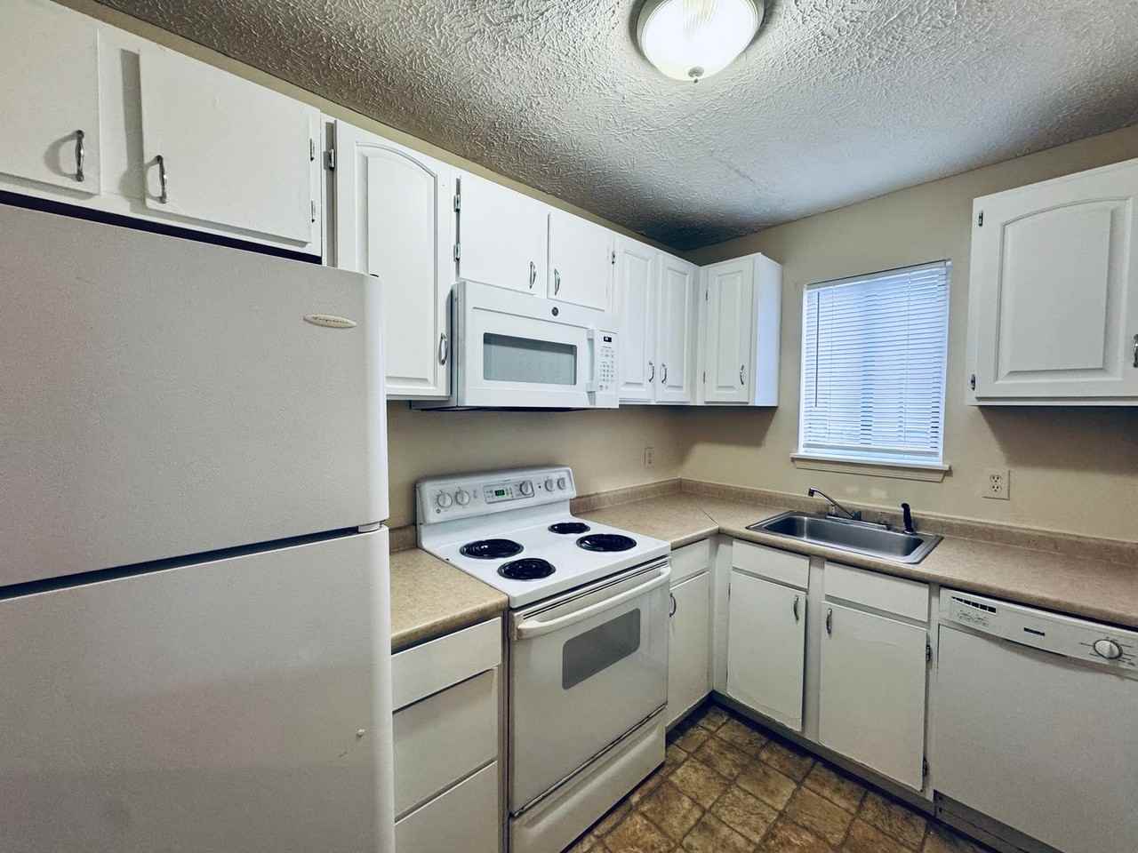 31 Countryplace Ln - Photo 4 of 11