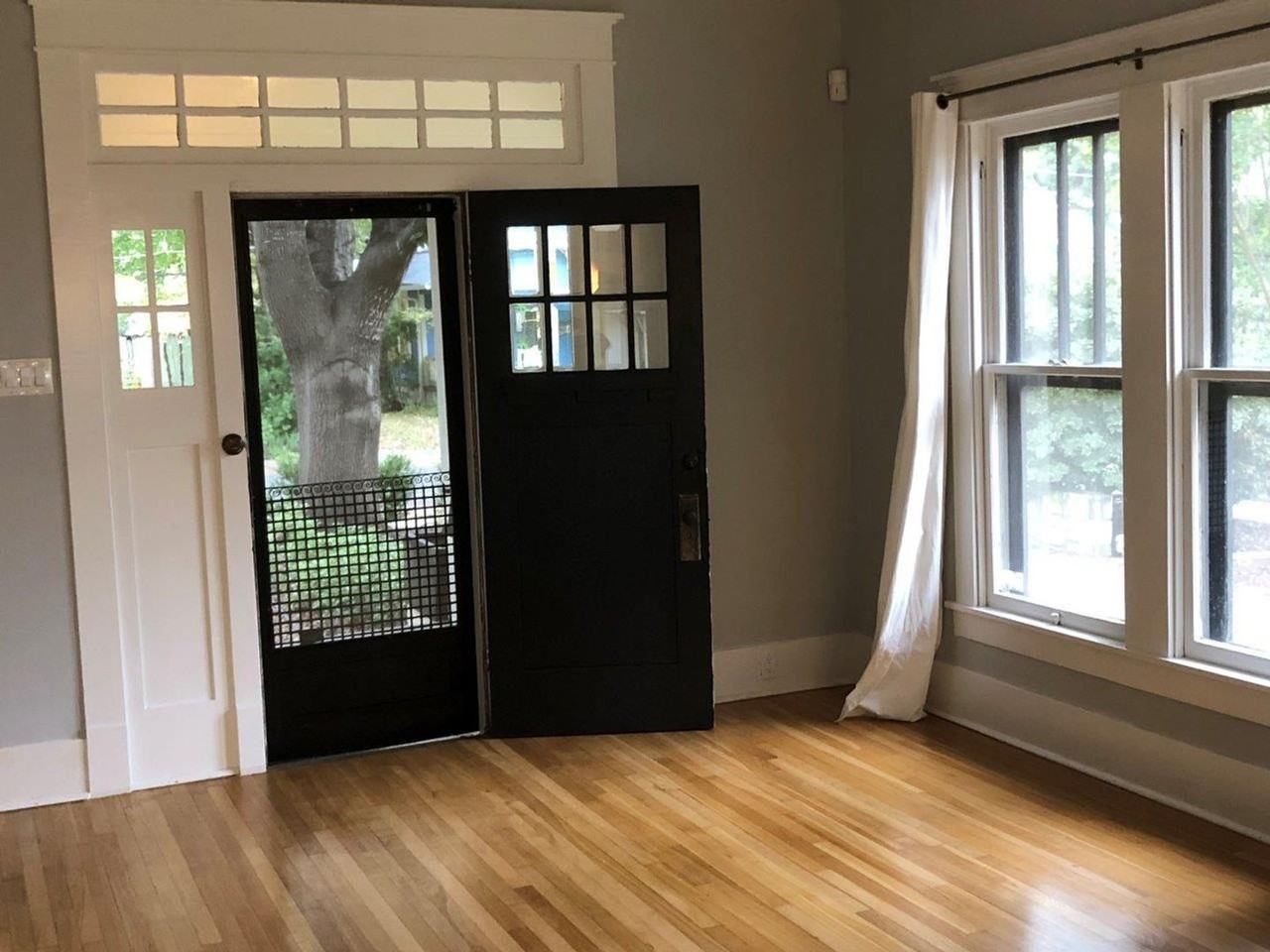 2107 Newton St - Photo 3 of 31