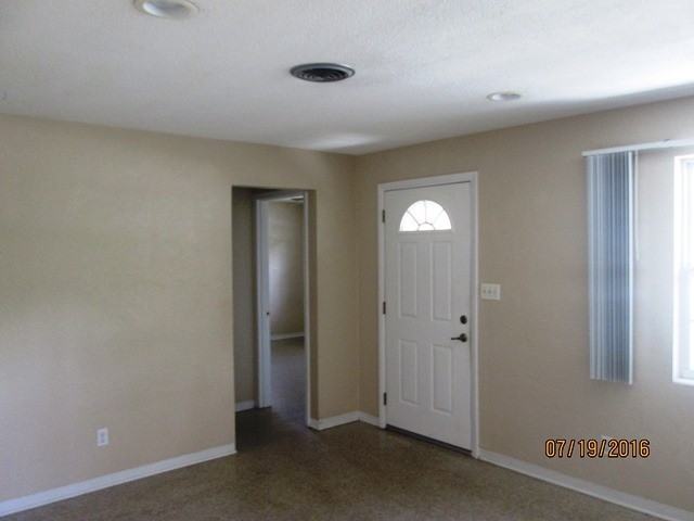 297 Warwick Ave - Photo 2 of 10