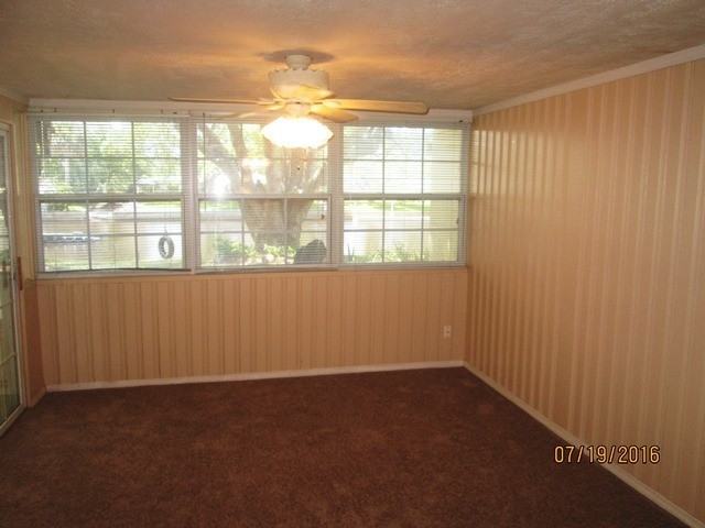 297 Warwick Ave - Photo 6 of 10