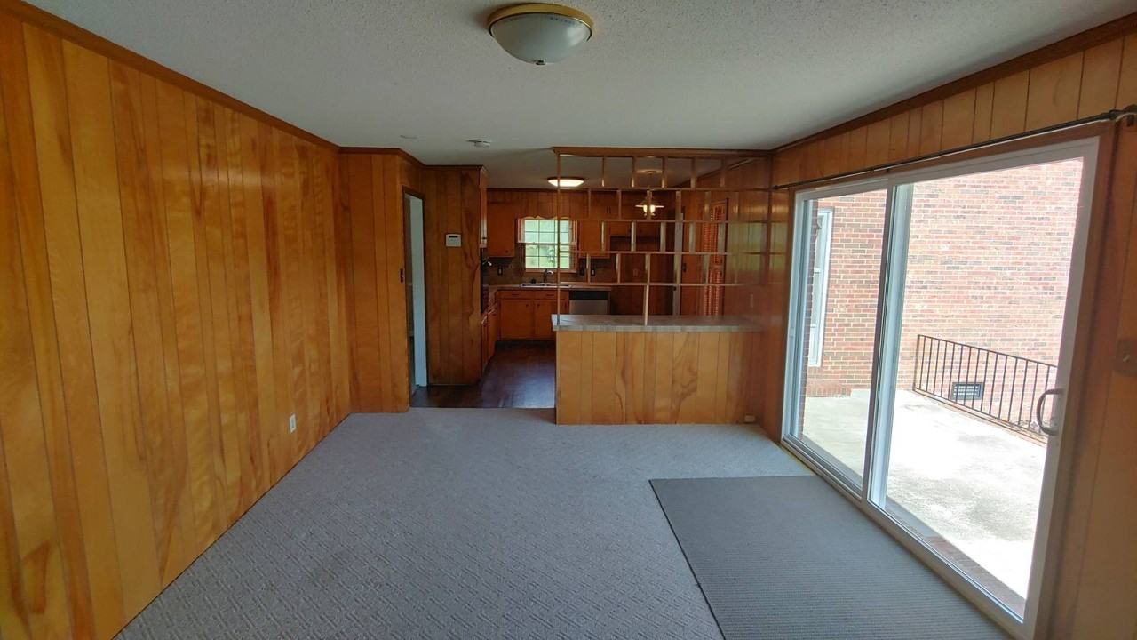 107 Pinewood Dr - Photo 7 of 15