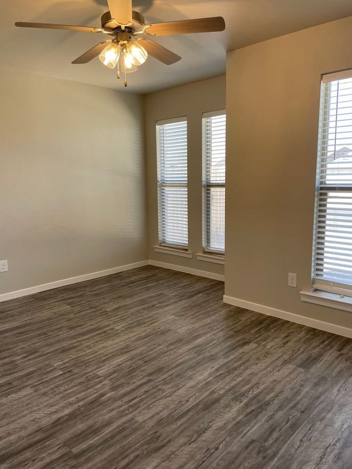 1913 Kirksey Ave - Photo 4 of 14