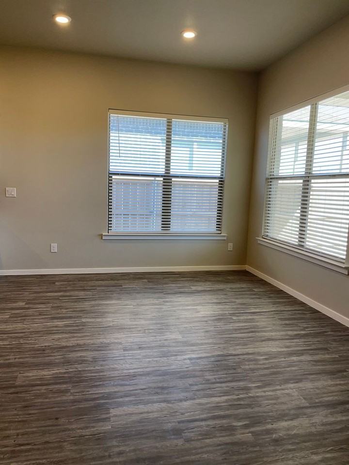 1913 Kirksey Ave - Photo 6 of 14