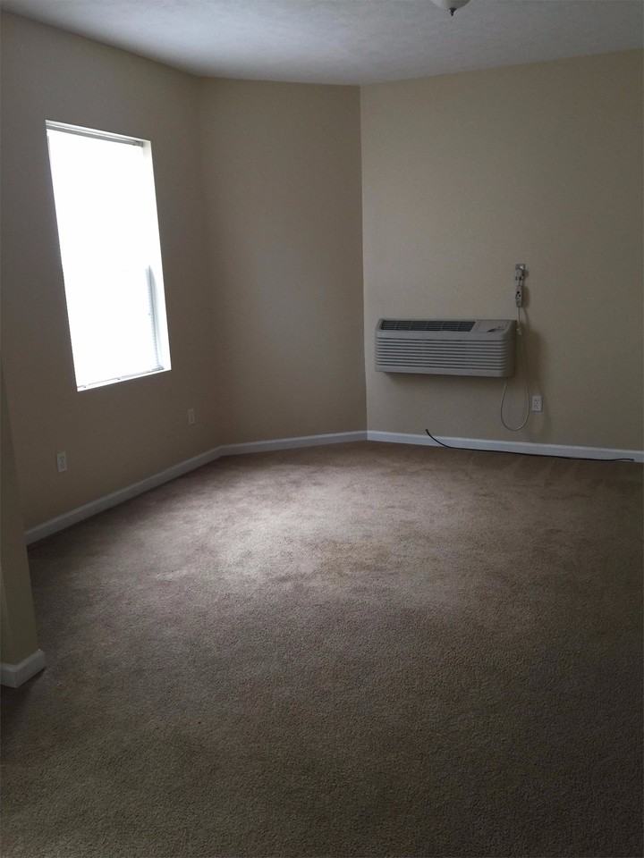 617 15th St #2 - Photo 3 of 10