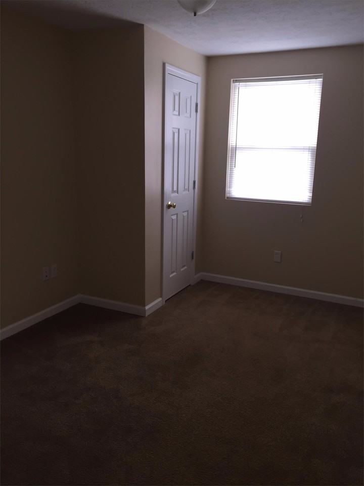 617 15th St #2 - Photo 5 of 10