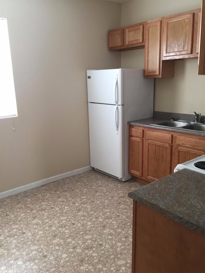 617 15th St #2 - Photo 7 of 10