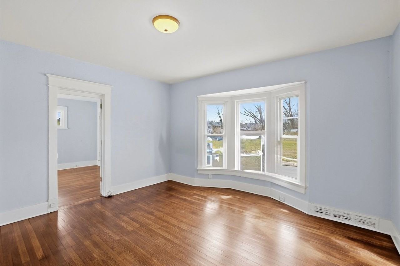 434 Lexington Ave - Photo 6 of 30