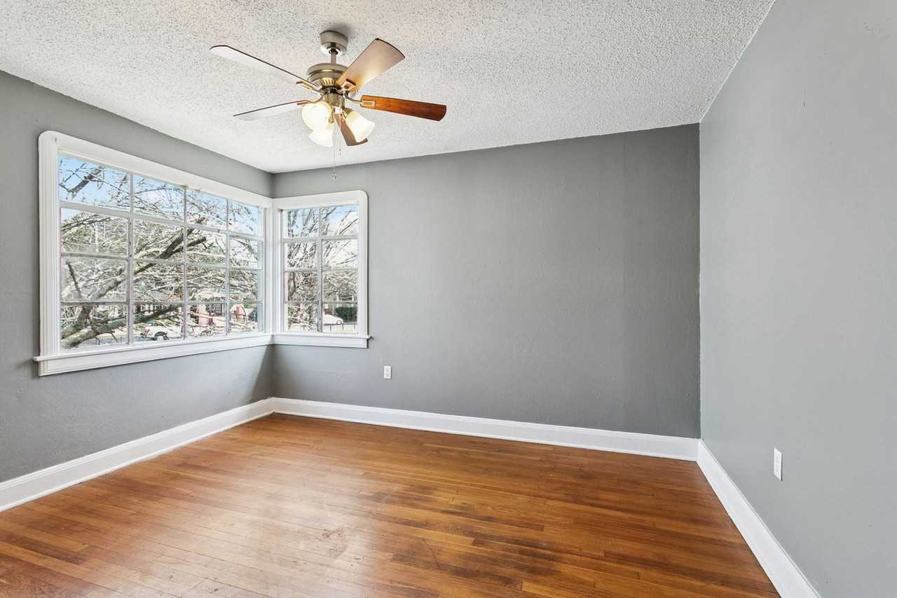 638 Seguin St - Photo 6 of 14