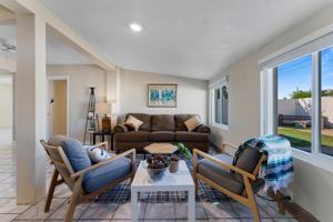 featured image of 2614 W Greenway Rd