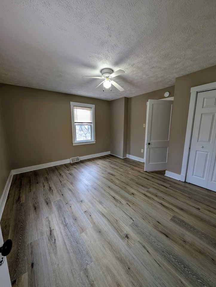 1668 Crafton Blvd - Photo 4 of 5