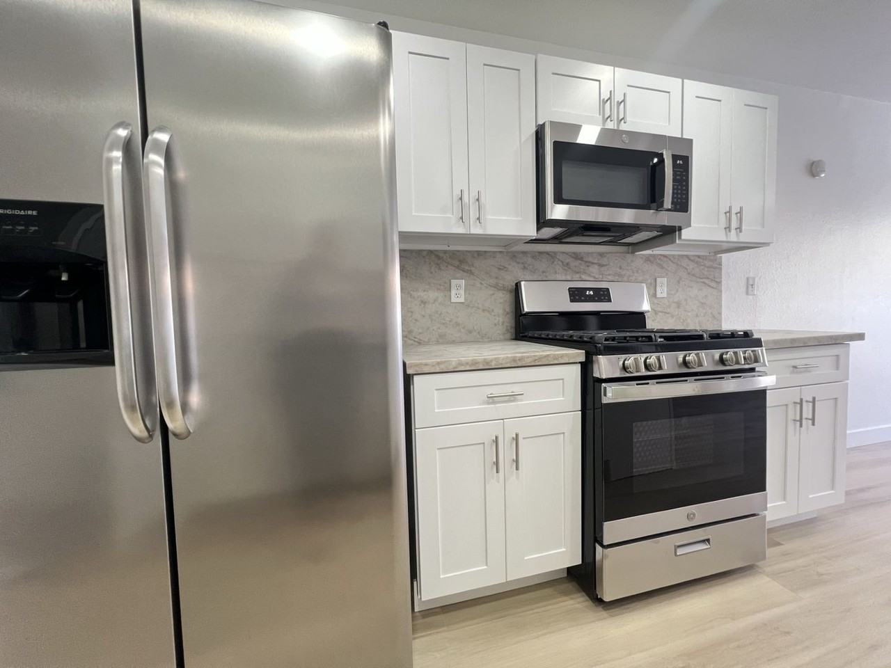 459 Rumford Pl - Photo 6 of 26