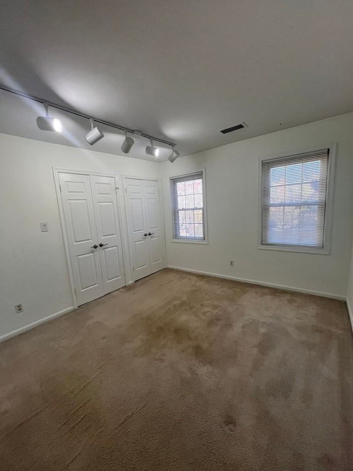 1413 E Abingdon Dr #4 - Photo 6 of 13