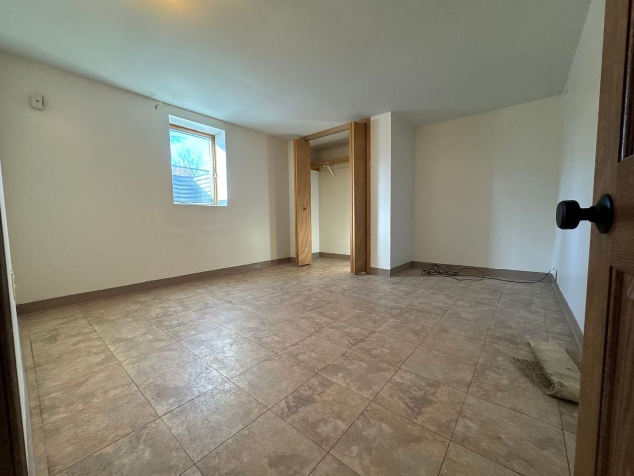 1058 23rd Ave Se - Photo 6 of 40