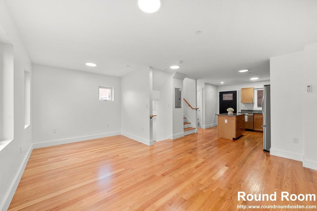 140 Prospect St - Photo 4 of 14