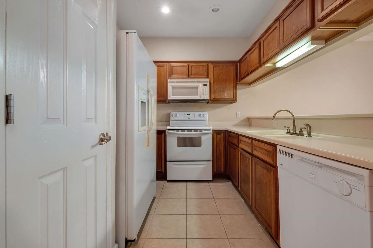 1320 Hendrix Rd #105 - Photo 6 of 39