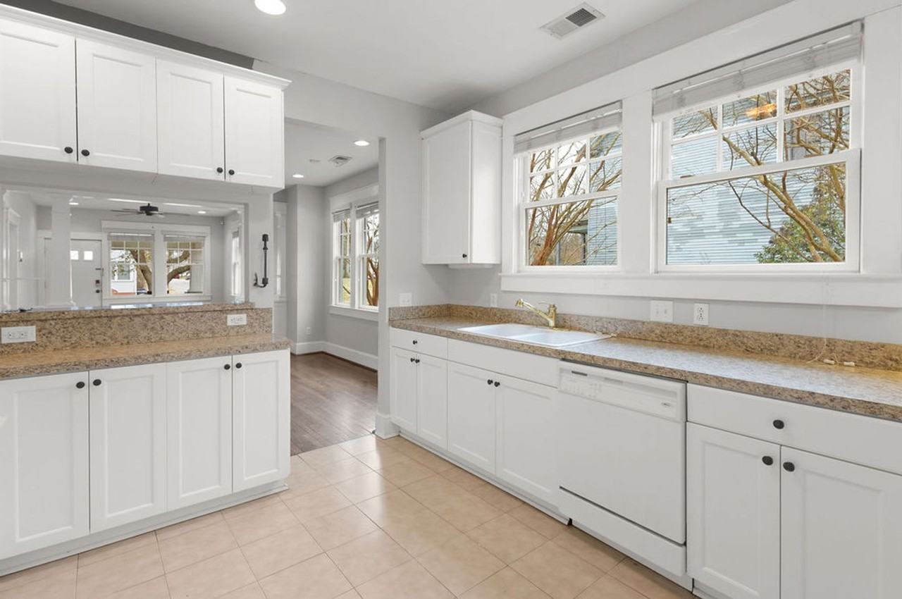 40 Webster Ave - Photo 6 of 15