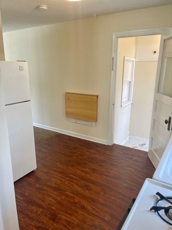 1203 E Walnut St #C - Photo 4 of 14