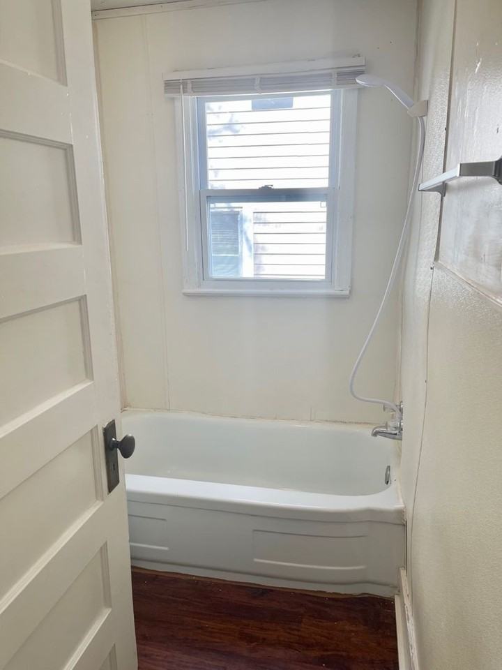 1203 E Walnut St #C - Photo 7 of 14