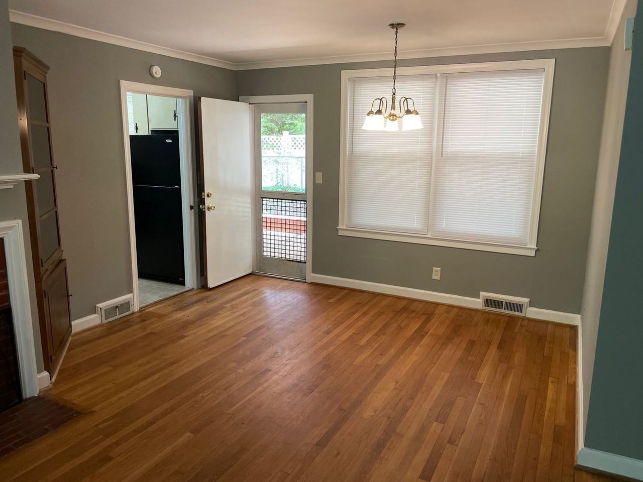 711 Mountain Rd - Photo 5 of 26