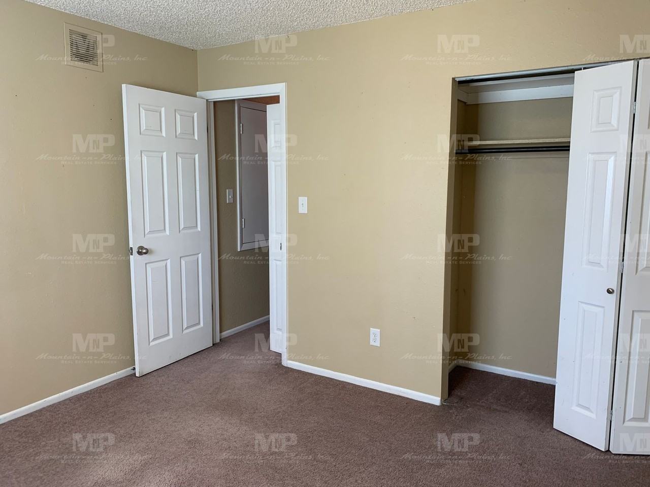 1782 1782 N Overland Trail Road - Photo 7 of 13