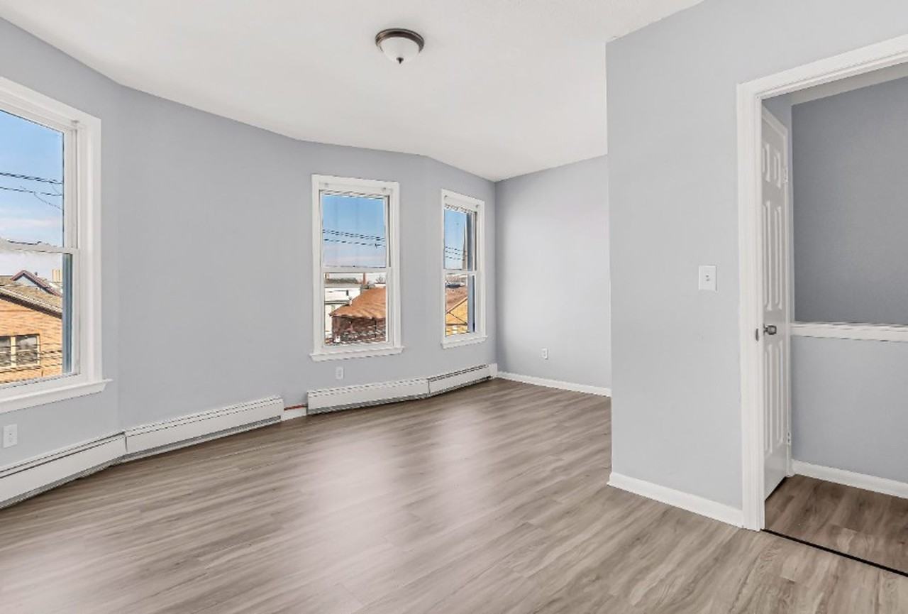 1322 Stratford Ave - Photo 6 of 35