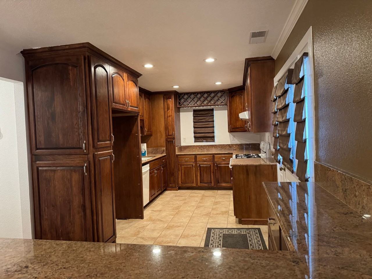 304 Livoti Ave - Photo 5 of 22