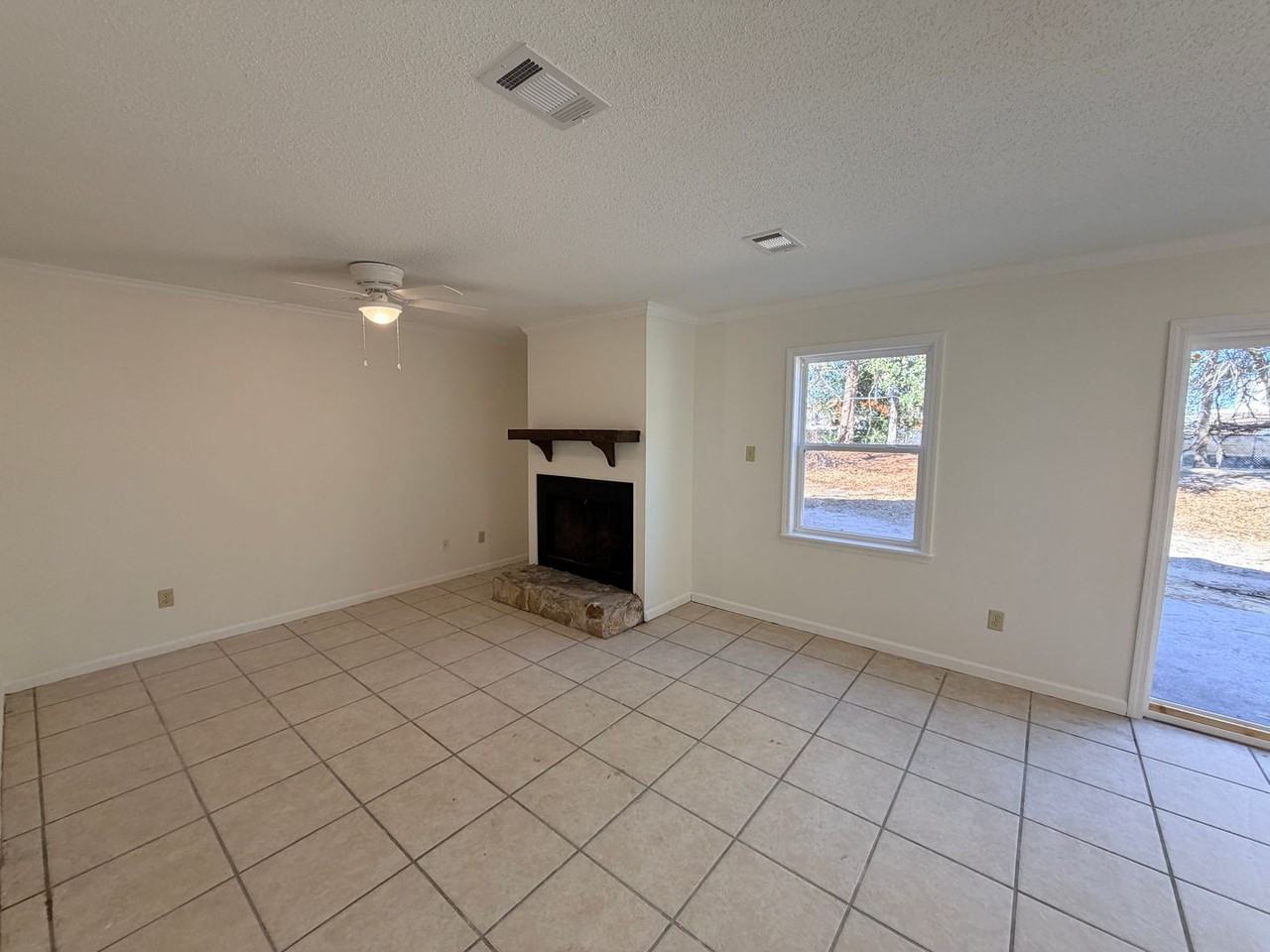 3104 Sundance Cir Apt B - Photo 7 of 23