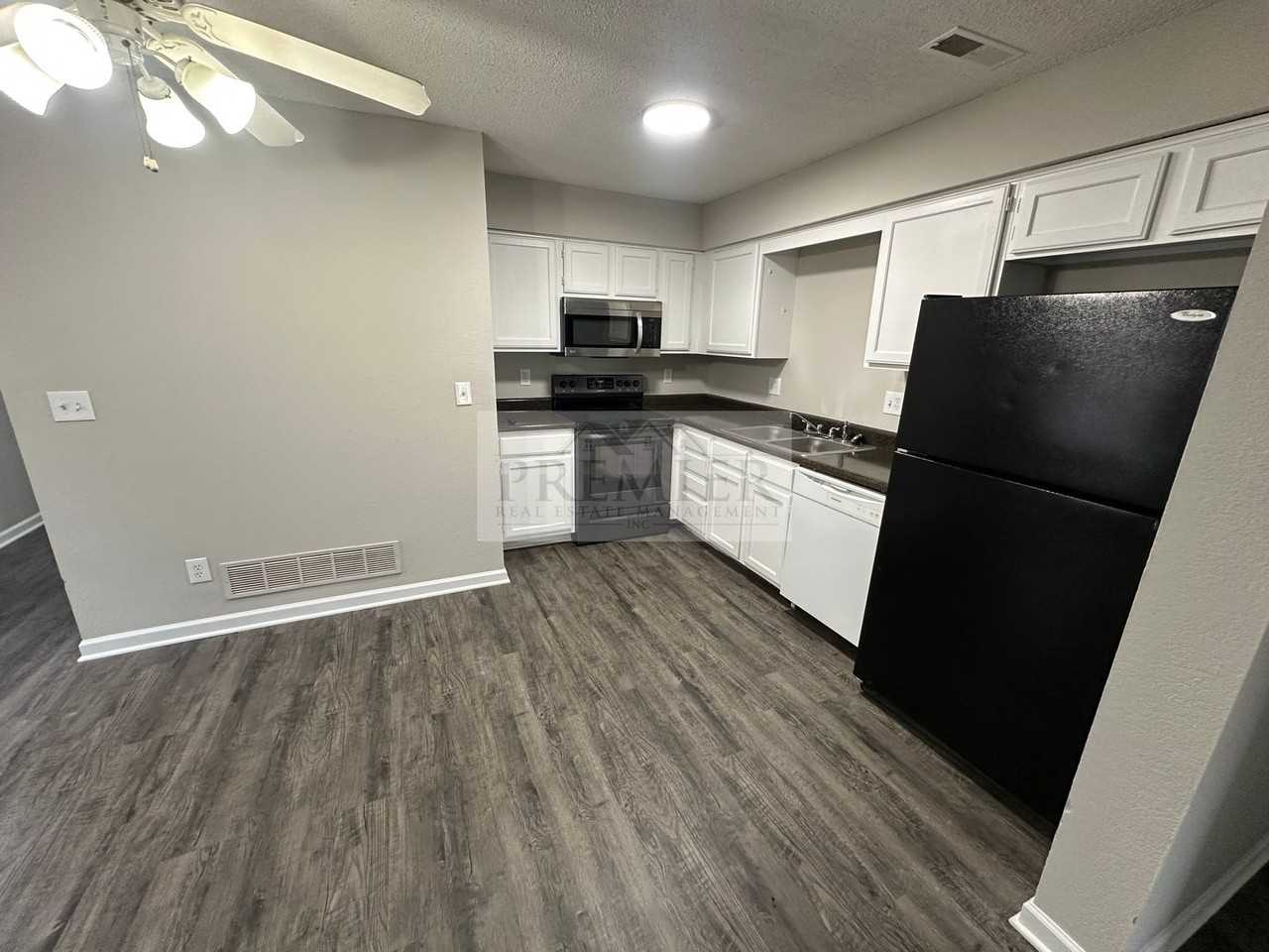 101 Ne Dogwood St #A - Photo 4 of 19